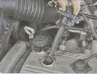 Замена прокладок крышки ГБЦ Geely МК / МК Cross