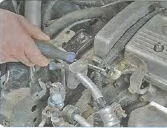 Замена прокладок крышки ГБЦ Geely МК / МК Cross
